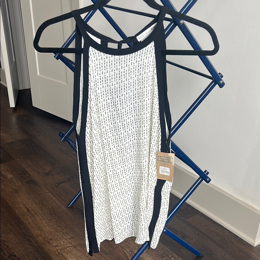 NWT Bishop + Young White and Black Ribbed Sleeveless Blouse
